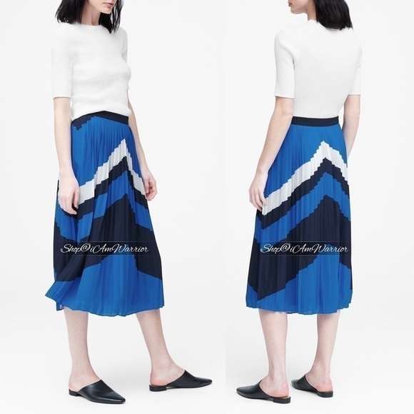 Banana Republic NWT cobalt blue/white/black chevron pleaded midi skirt - Picture 1 of 10
